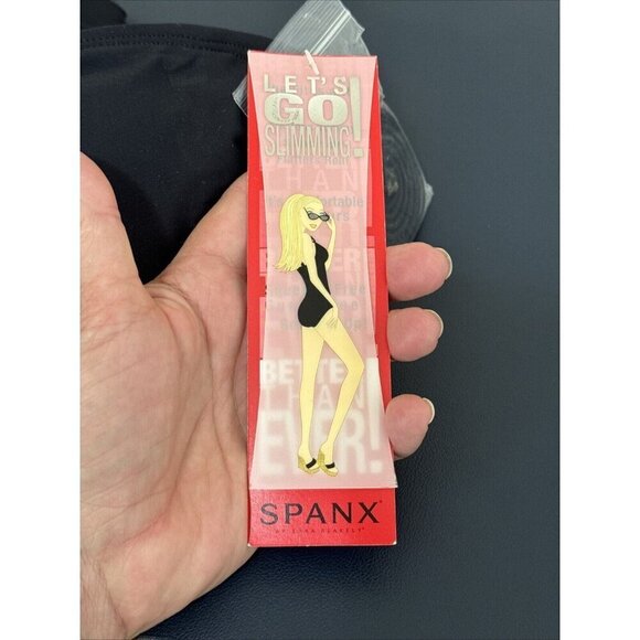 Spanx Women's 6 Convertible Loop Cutout Tankini Swim Top Black New - Picture 13 of 16